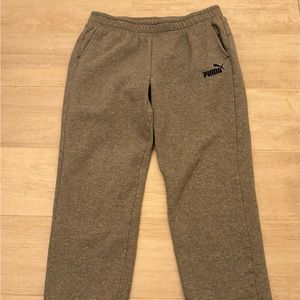 Puma men’s sweat pants. Gray fleece. Like new. Excellent condition.